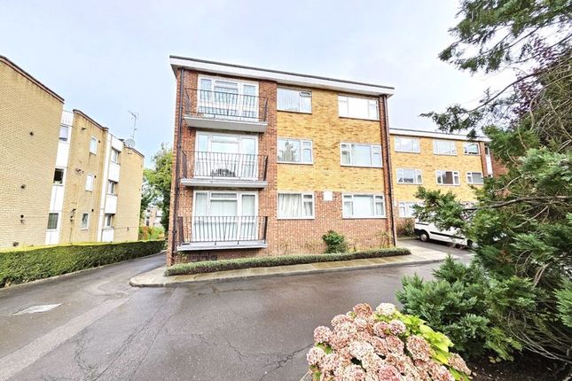 2 bedroom ground floor flat for sale
