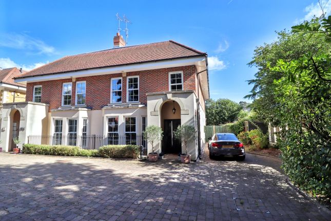 Brooklands Road, Weybridge KT13 5 bed semi