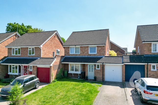 3 bedroom link detached house for sale