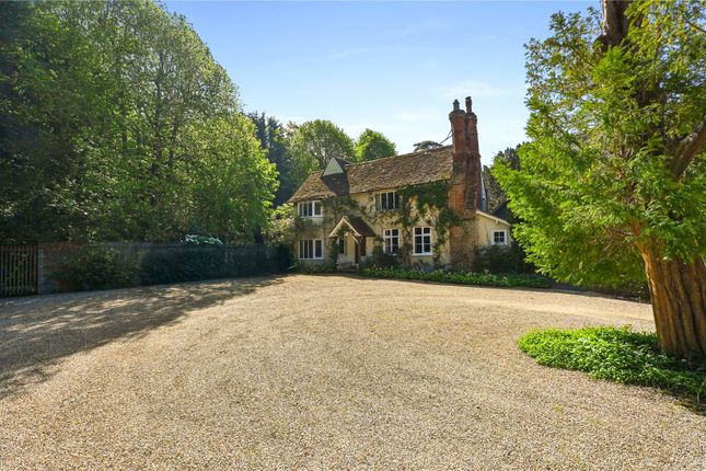 Sheering Drive, Old Harlow, Essex, CM17 5 bed detached house for sale