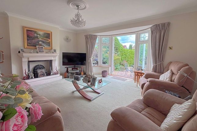 Chigwell Park Drive, Chigwell IG7 3 bed detached bungalow for sale