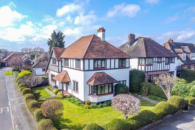 Thorpe Hall Avenue, Thorpe Bay SS1 4 bed detached house for sale