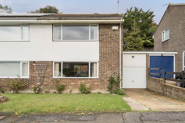 Holywell Avenue, Folkestone, CT19 2 bed semi