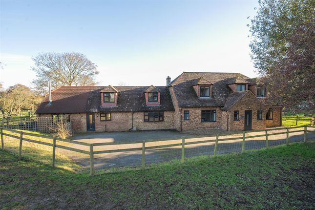 The Lane, Guston CT15 5 bed detached house for sale