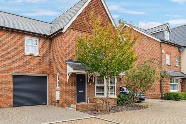 John Fulkes Avenue, Thame OX9 4 bed link detached house for sale