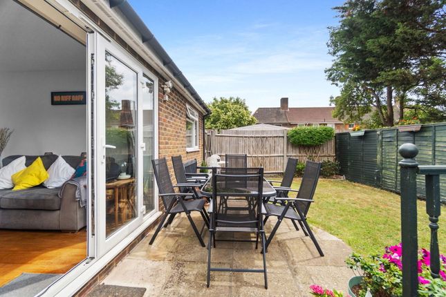 Haynt Walk, London SW20 1 bed detached bungalow for sale