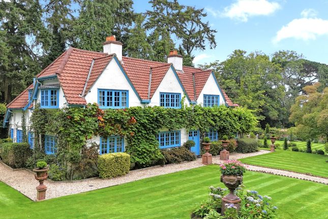 5 bed detached house