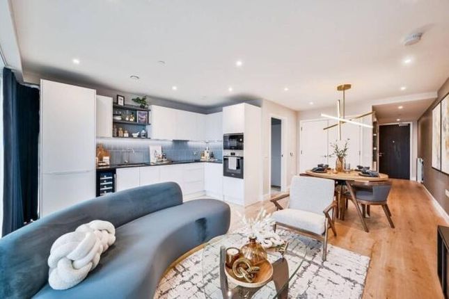 London, Greater London, SE28 3 bed flat for sale