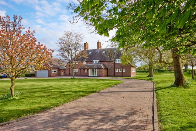 Wasperton Lane, Barford, Nr Warwick. 3 bed detached house for sale