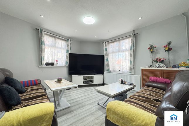 Coral Street, Leicester LE4 4 bed end of terrace house for sale