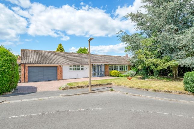 Yew Tree Lane, Solihull, B91 2PA 4 bed detached bungalow for sale