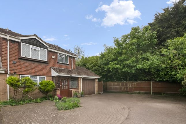 3 bedroom link detached house for sale