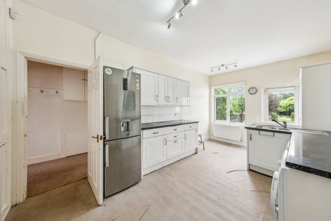 Lawford Road, Chiswick, London 3 bed flat for sale