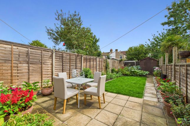 Lewis Road, Welling, Kent, DA16 3 bed terraced house for sale