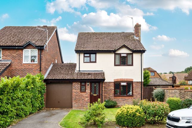 Lammas Road, Godalming, GU7 3 bed link detached house for sale