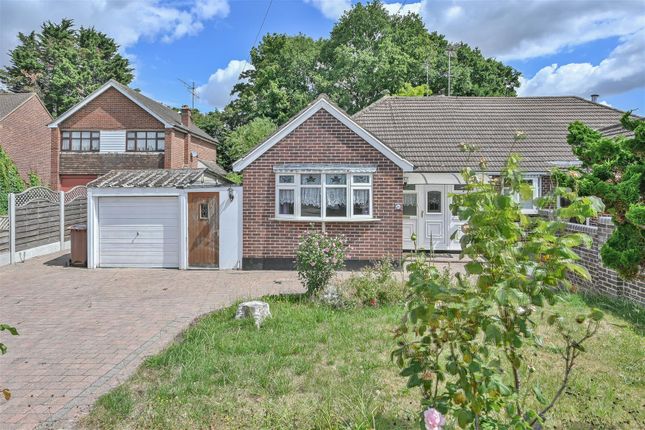 Broomwood Gardens, Pilgrims Hatch... 3 bed semi