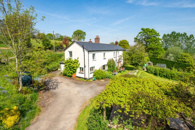 Bampton, Tiverton, Devon, EX16 5 bed detached house for sale