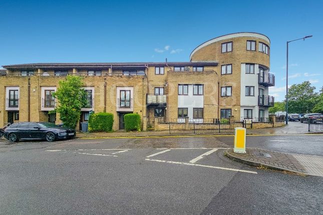 Neasden Lane, London, NW10 2 bed flat for sale