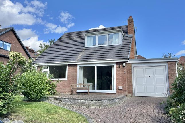 Elm Grove, Glossop 3 bed detached bungalow for sale