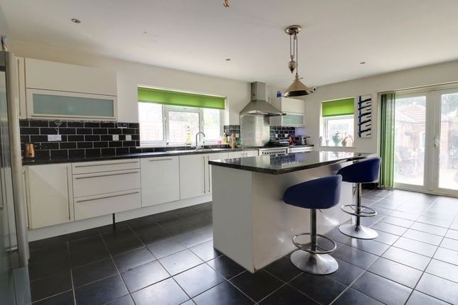6 bedroom detached bungalow for sale
