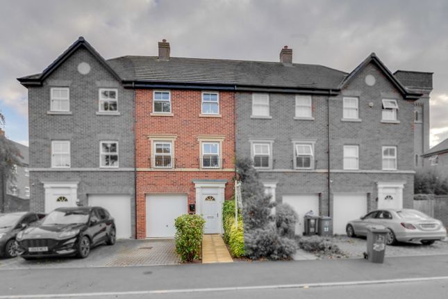 St. Georges Parkway, Stafford... 3 bed townhouse for sale