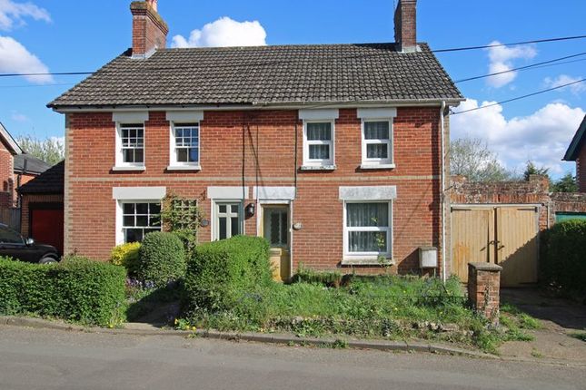 Ashford Road, Fordingbridge SP6 3 bed semi