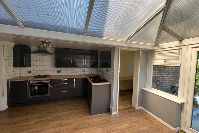 5 bedroom semi-detached house for sale