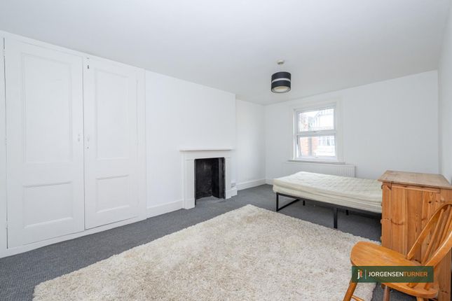 Uxbridge Road, Shepherds Bush, London 3 bed flat for sale