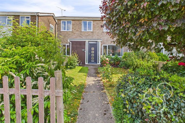 Pound Hill, Stowmarket IP14 3 bed semi