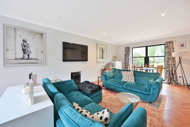 The Oaks, West Byfleet, KT14 4 bed detached house for sale