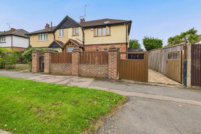 BIRCH AVENUE, CATERHAM ON THE HILL 3 bed semi