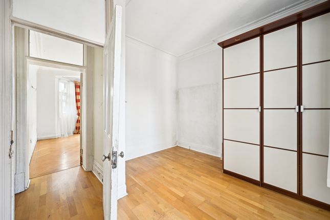 Ashburnham Mansions, Chelsea 3 bed apartment for sale