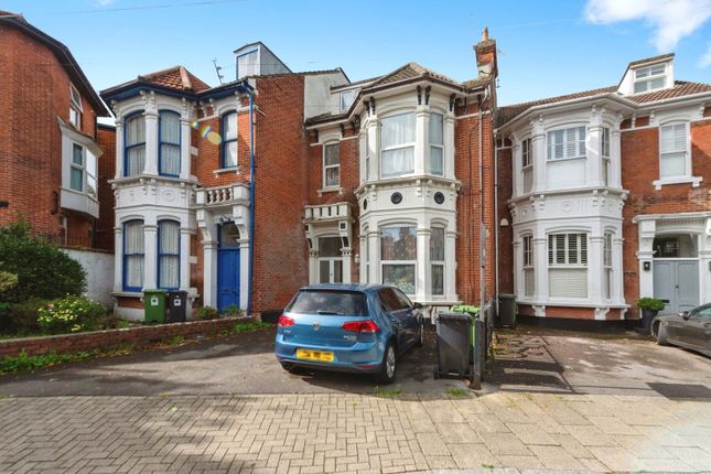 6 bed terraced house
