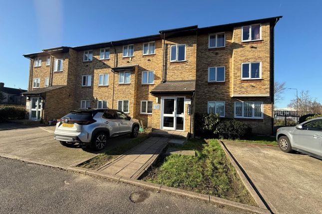 Waterfield Close, Belvedere DA17 2 bed flat for sale