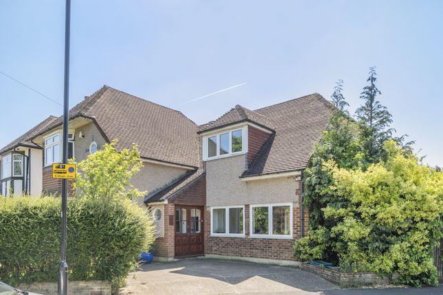 The Glen, Southall, UB2 4 bed detached house for sale