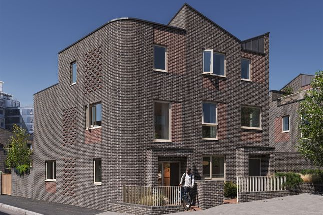 3 bedroom town house for sale