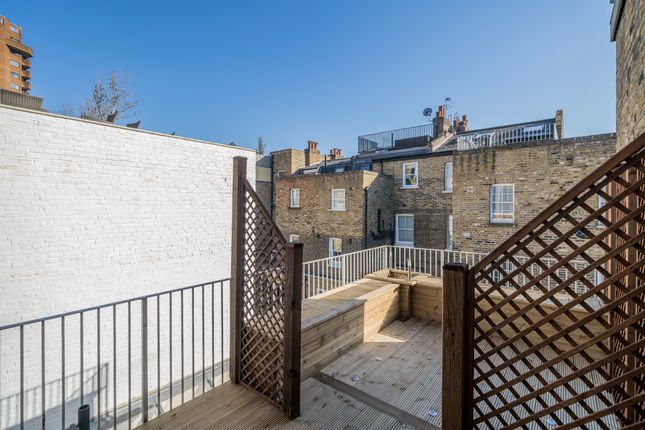 Stadium Street, Chelsea SW10 2 bed apartment for sale