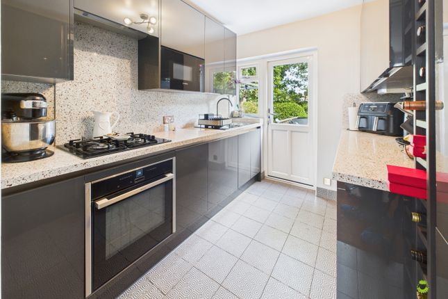 Long Lane, Bexleyheath, Kent, DA7 3 bed semi