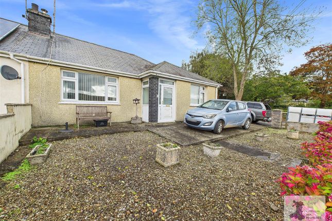 Derwen Gardens, Adpar, Newcastle Emlyn 3 bed semi