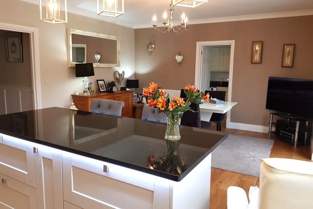 Ruxley Lane, Epsom, KT19 3 bed semi