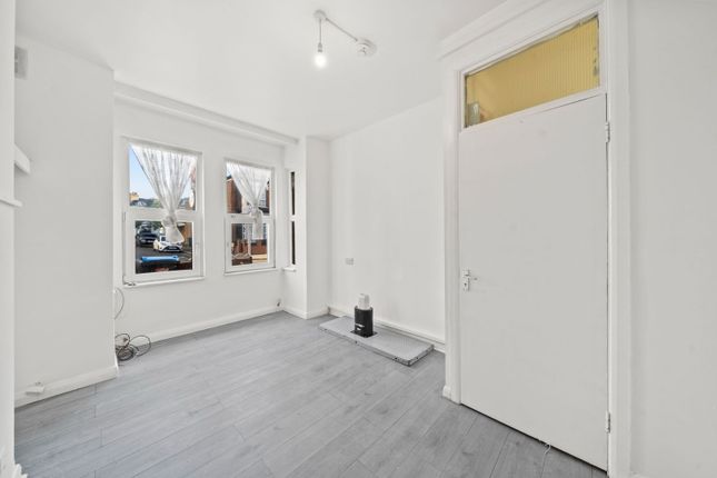 Chapter Road, London, NW2 1 bed ground floor flat for sale