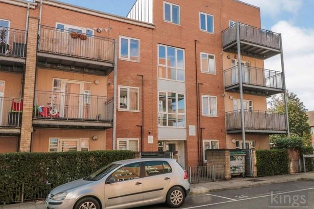 Academia Way, London 2 bed flat for sale