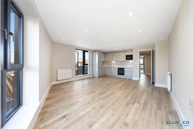 Nether Street, London, N3 2 bed apartment for sale
