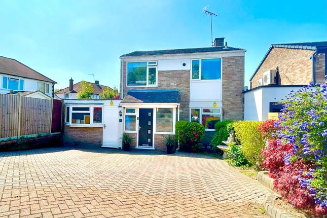3 bedroom link detached house for sale