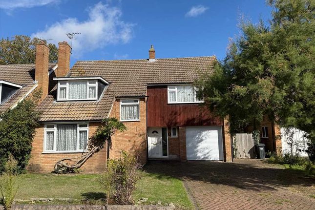 Longleat Way, Bedfont 3 bed detached house for sale