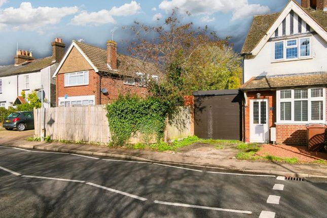 London Road, Shenley 2 bed cottage for sale