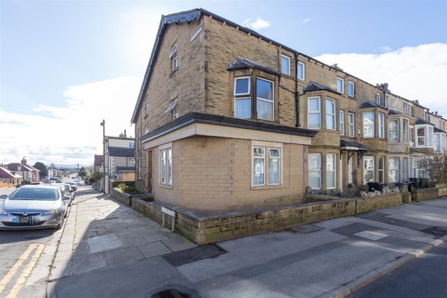 5 bedroom end of terrace house for sale