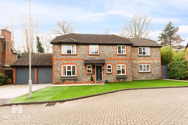 6 bedroom detached house for sale