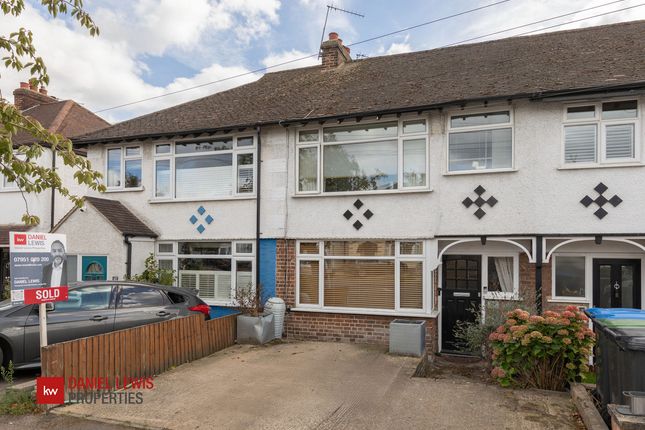 Oakwood Hill, Loughton, IG10 3 bed terraced house for sale