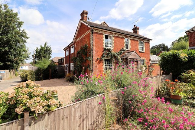 Warwick Lane, Woking GU21 4 bed detached house for sale